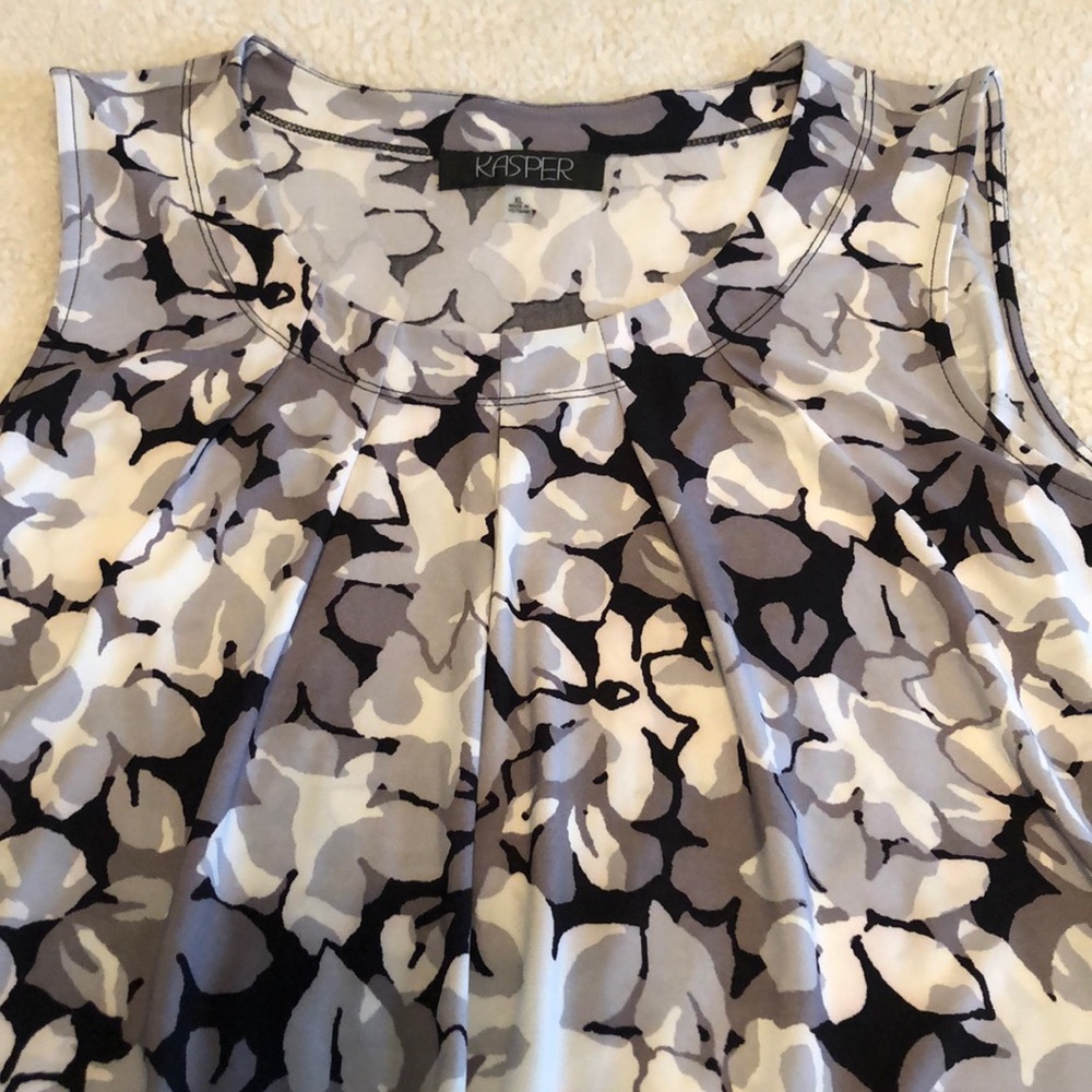 Kasper Black floral sleeveless blouse